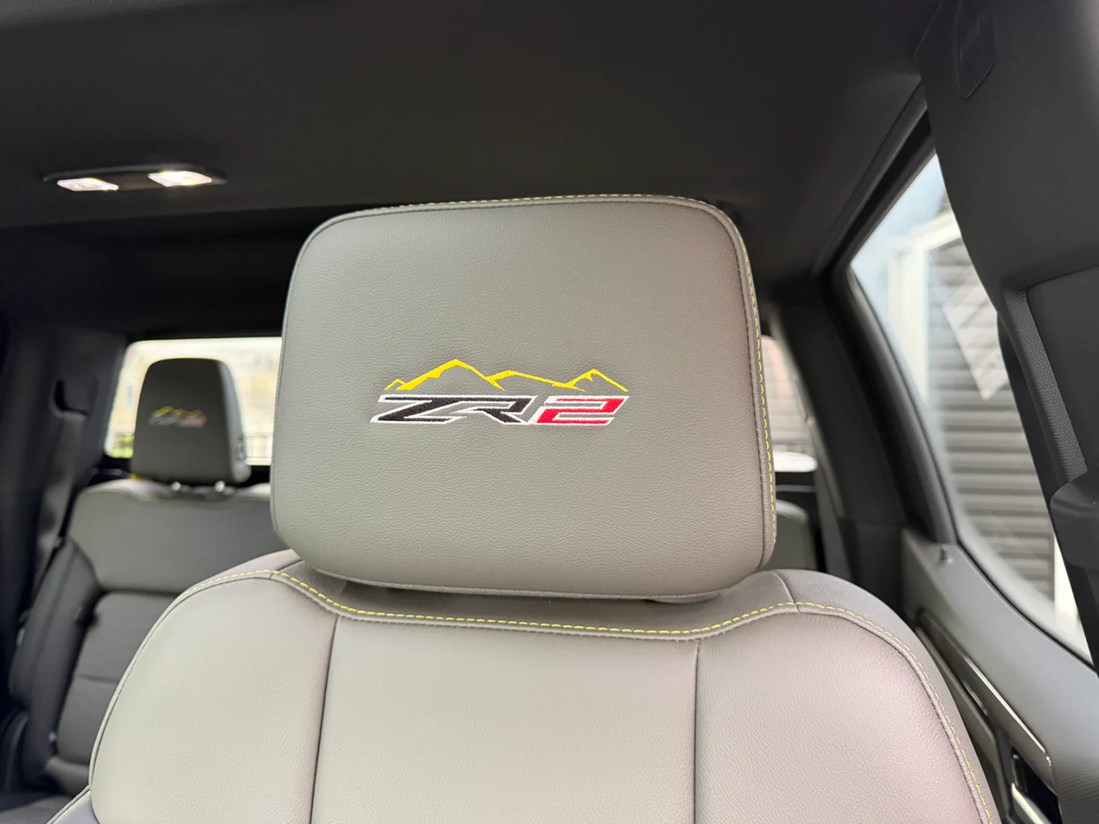 Headrest ZR2 Design