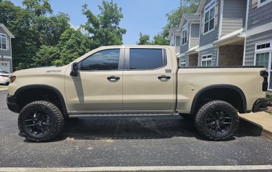 ZR2 4in BDS lift kit installed!  Perfect!