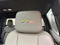 Headrest ZR2 Design