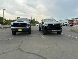 Sterling Gray Metallic Silverado 2500 HD ZR2 Photos