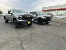 Sterling Gray Metallic Silverado 2500 HD ZR2 Photos