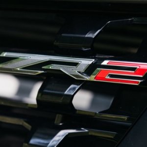 Chevrolet-Silverado-ZR2-exterior-GM-Authority-Review-020-ZR2-logo-badge-720x340.jpeg