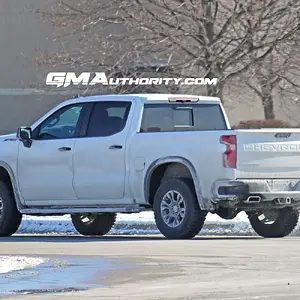 2022-Chevrolet-Silverado-ZR2-1500-Summit-White-Real-World-Photos-January-2022-006.jpg