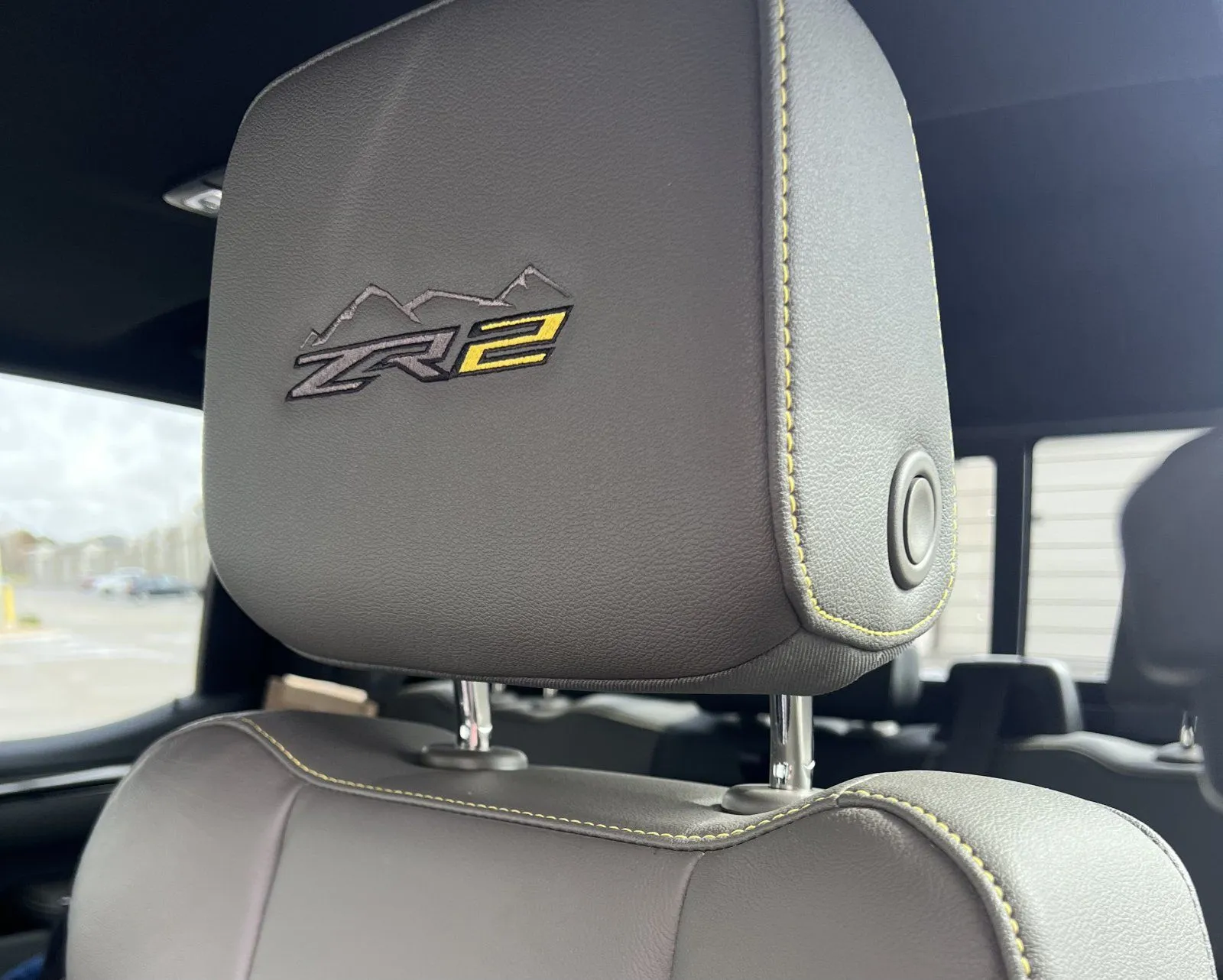 zr2 headrest.jpg Silverado ZR2 Forum